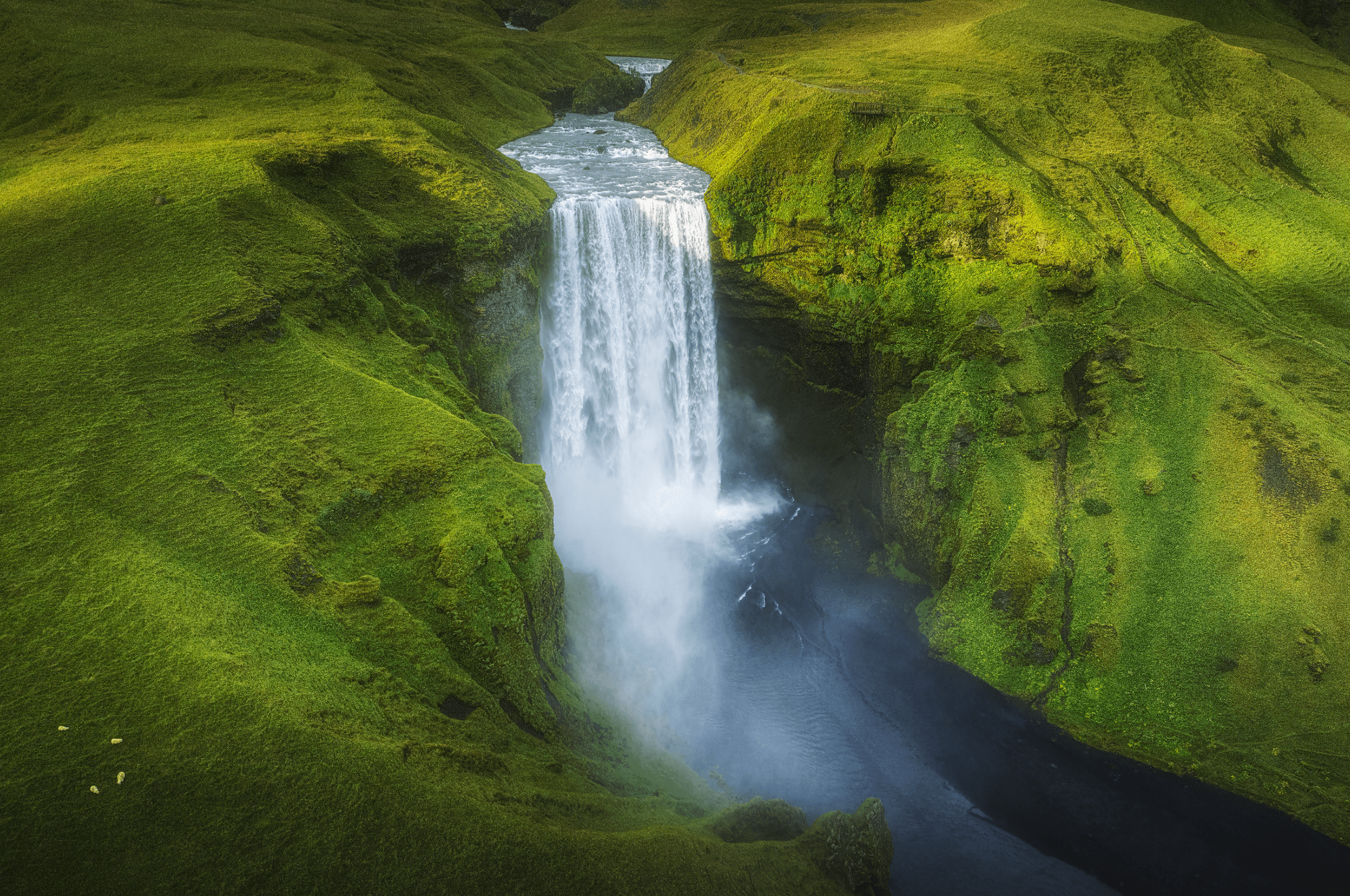 Skogafoss in Summer featured opacity image