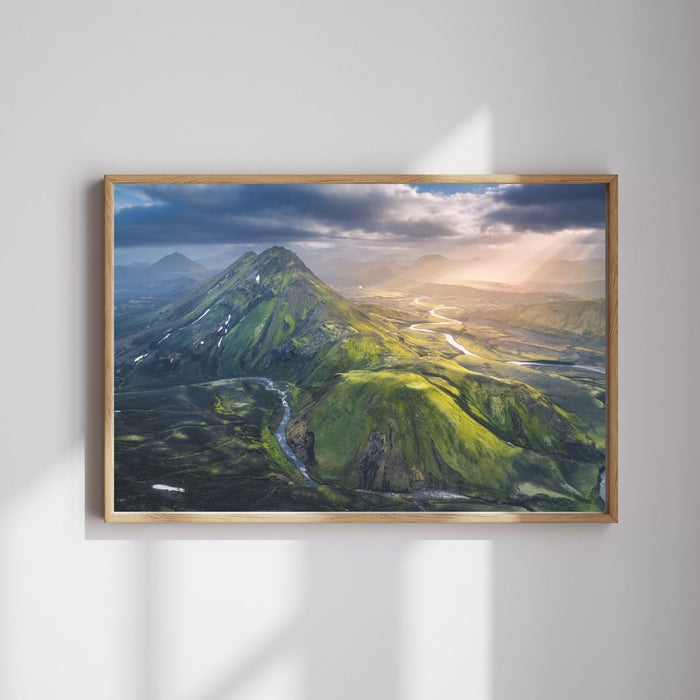 How to Choose the Best Finish for Your Acrylic Prints (Matte vs. Glossy) image