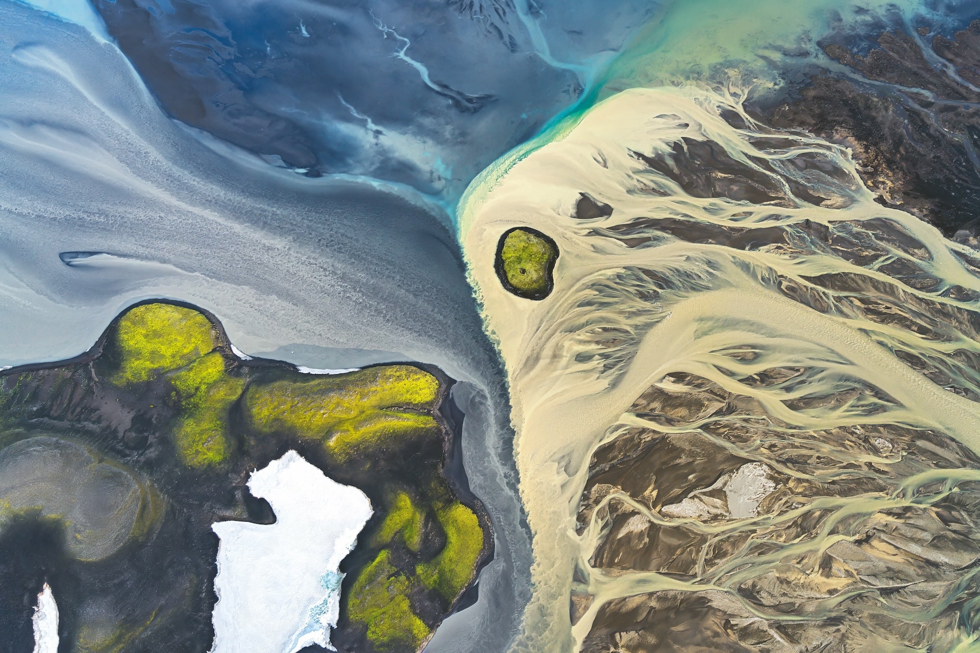 Confluence featured opacity image