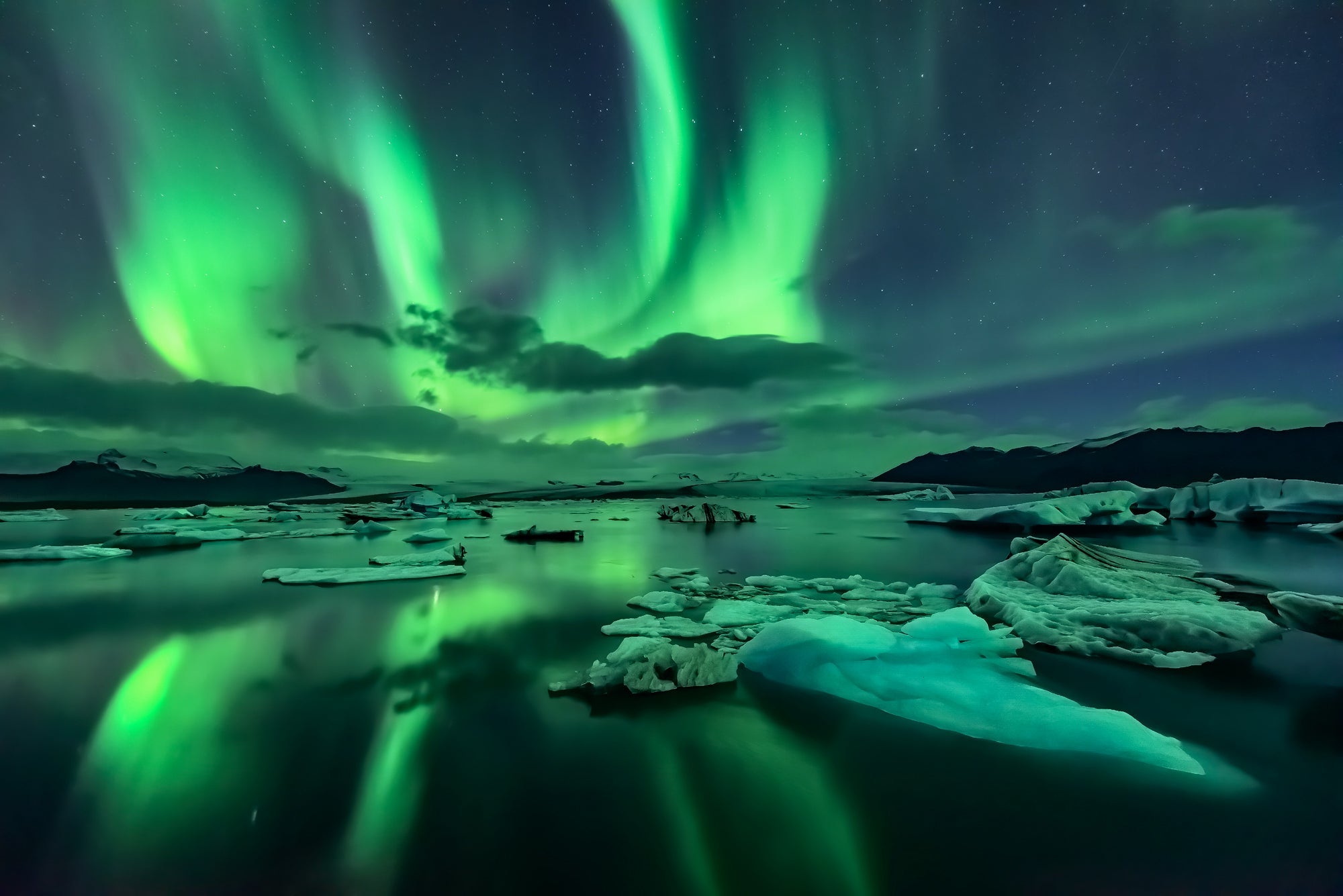 Dancing Aurora – iurie | fine art